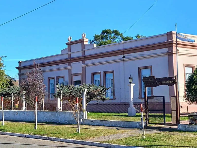 MIGUEL TORRES: DI GREGORIO IMPULSA LA CREACIÓN DE LA ESCUELA SECUNDARIA Y GESTIONA LA APERTURA DE LA SALA DE 3