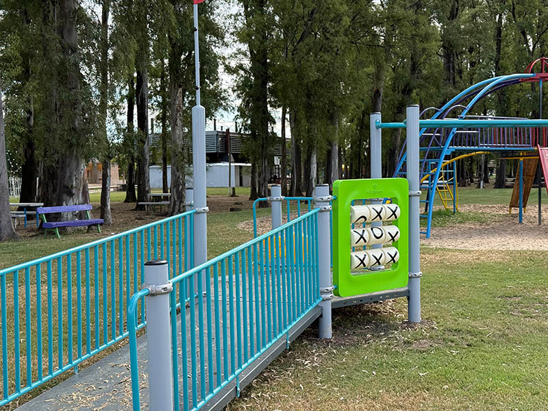 JUGANDO JUNTOS: DI GREGORIO AVANZA CON LA INSTALACIÓN DE JUEGOS INCLUSIVOS EN LA REGIÓN