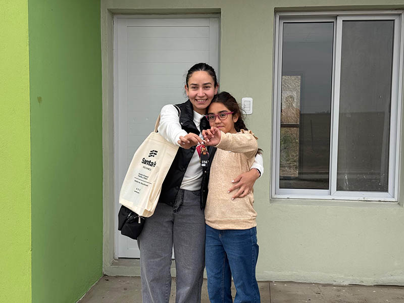DI GREGORIO ACOMPAÑÓ LA ENTREGA DE VIVIENDAS EN LA CHISPA Y DESTACÓ EL TRABAJO CONJUNTO CON PROVINCIA